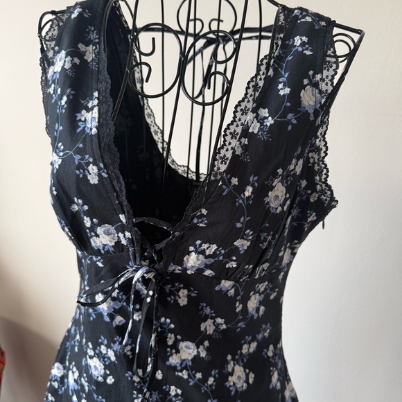 Forever 21 floral dress - Picture 4 of 6